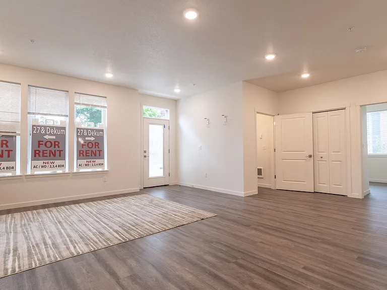 2630 NE Dekum St — Photo 18