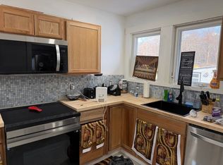 52 Quincy St, Holbrook, MA 02343