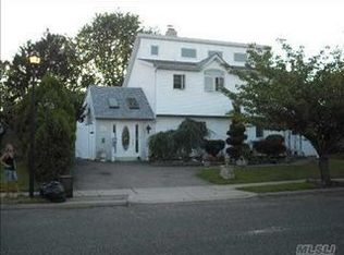 232 Water Ln S, Wantagh, NY 11793
