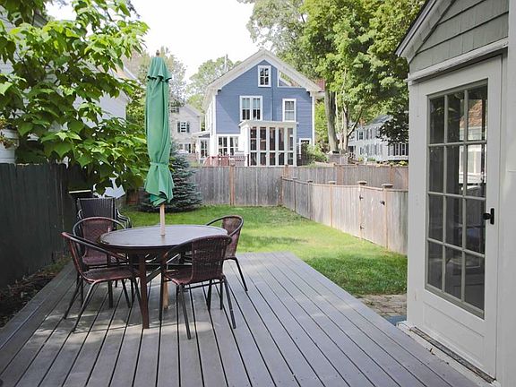 3rd image of 90 Bromfield St #90