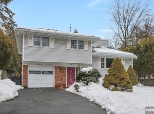 52 Deer Trail Rd, Hillsdale, NJ 07642