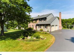 1 Mountain View Ct, Wernersville, PA 19565