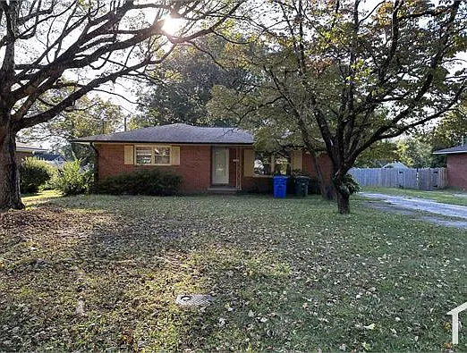 1526 Roxie Ave