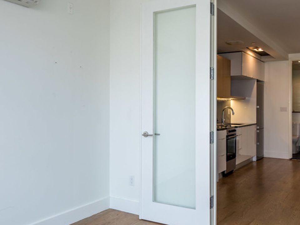 1st image of 822 Saint Johns Pl #4R