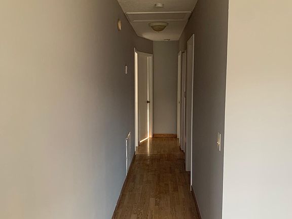 4th image of 940 York St