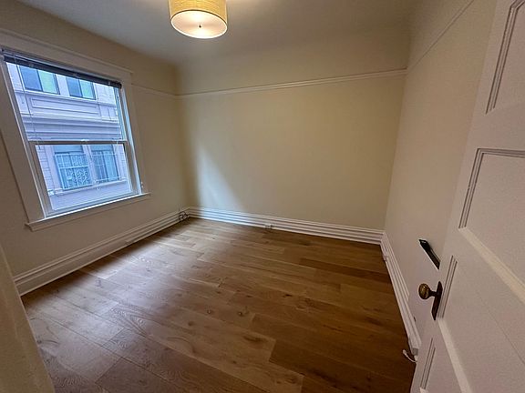 3rd image of 24-34 Jasper Pl #1