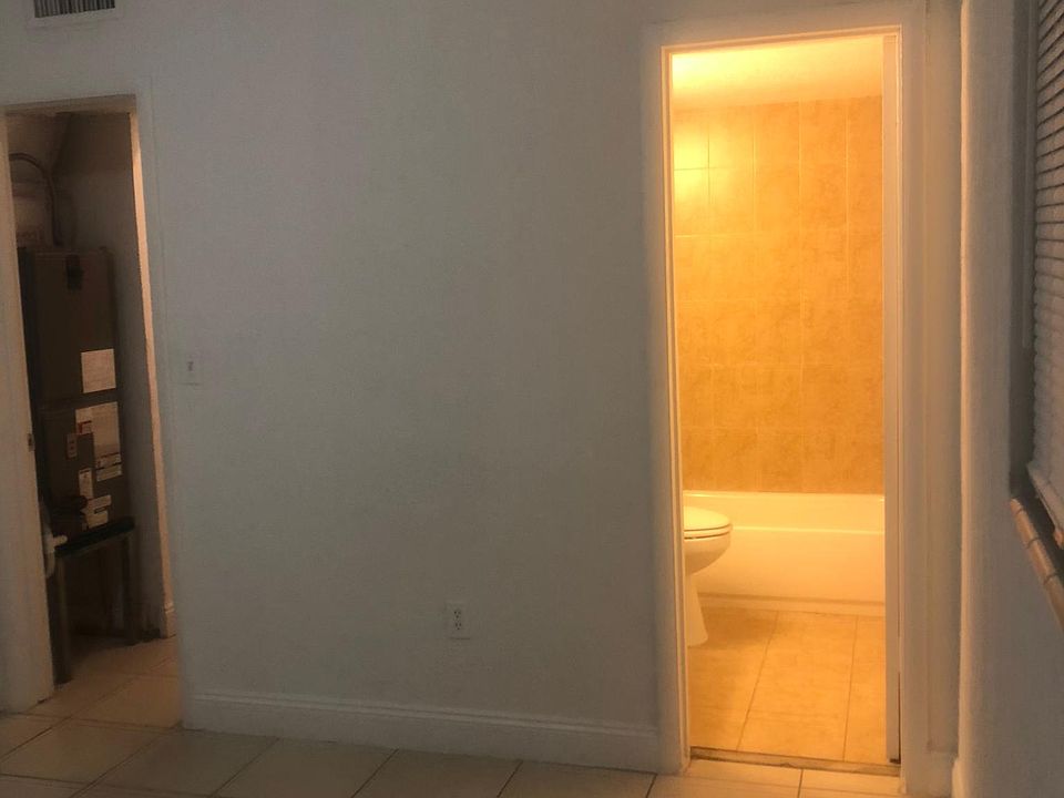 1st image of 890 NW 45th Ave #16