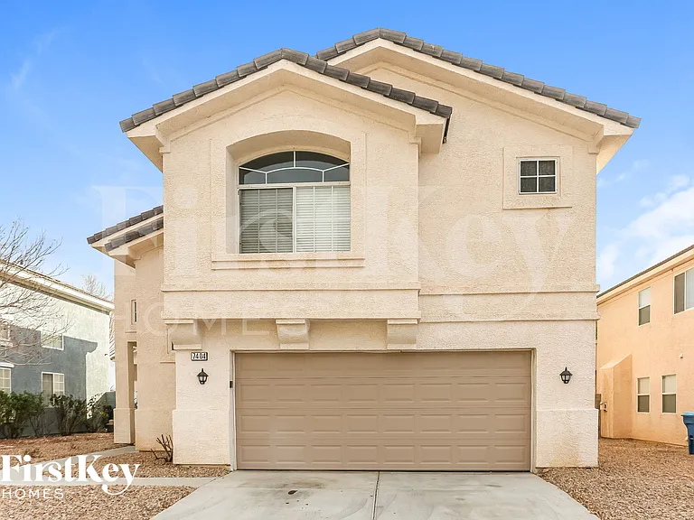 7404 Fencerow St — Photo 1