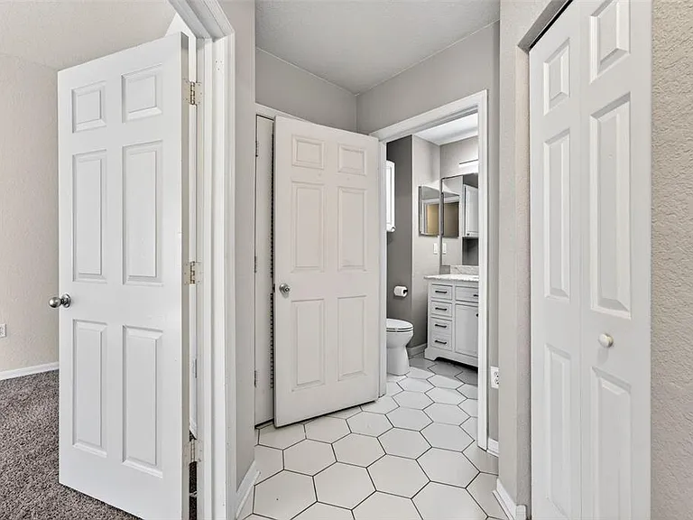 105 Bradford Beach Ct #105 — Photo 18