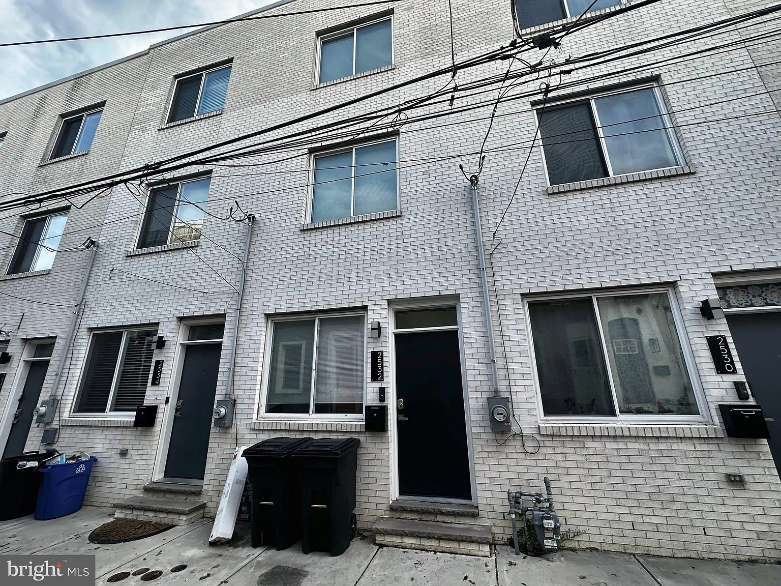 3 bed, 3.0 bath, 2000 sqft, $2,895 — Photo 1