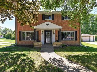 W158N8971 Charles Dr #8973, Menomonee Falls, WI 53051
