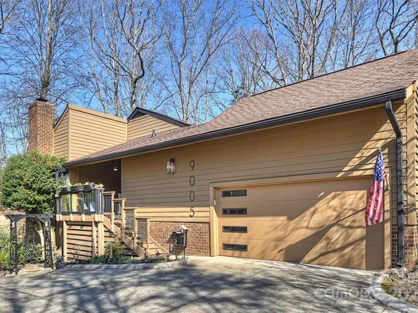 9005 Saint Croix Ln, Charlotte, NC 28277