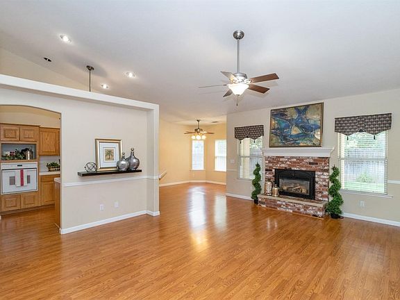4th image of 7814 N Laureen Ave