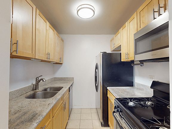4th image of 70 W 93rd St #7019A