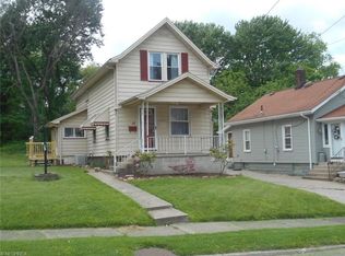 85 Perry St, Struthers, OH 44471
