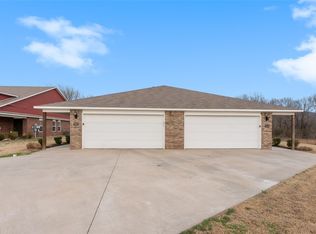 251 & 253 E Anabranch Ct, Farmington, AR 72730
