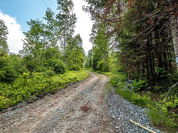 4th image of 53 Pleasant Valley Road