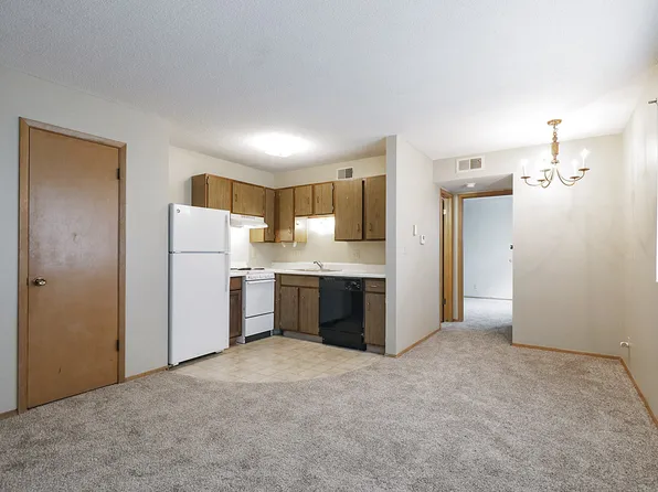 4840 Cleveland Ave #10, Lincoln, NE 68504