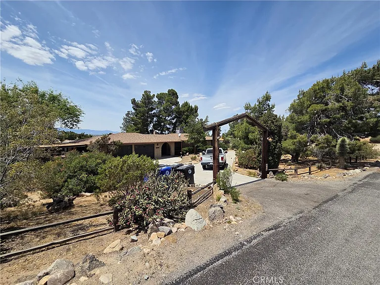 19145 Tomahawk Rd — Photo 37