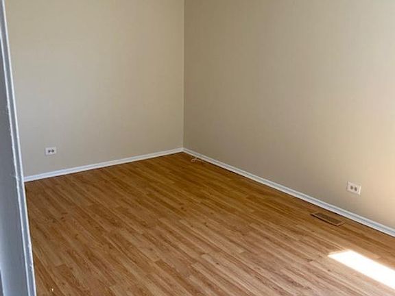 3rd image of 1602 Cornell Pl #1602