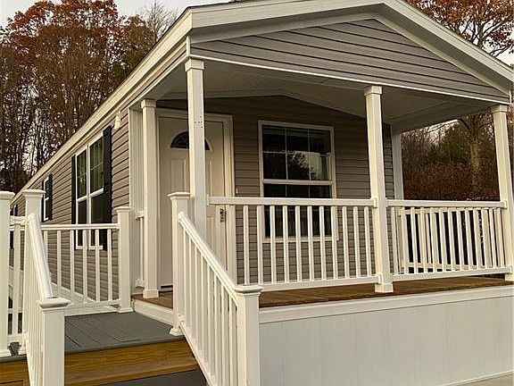 2nd image of 14 Hemlock Rd