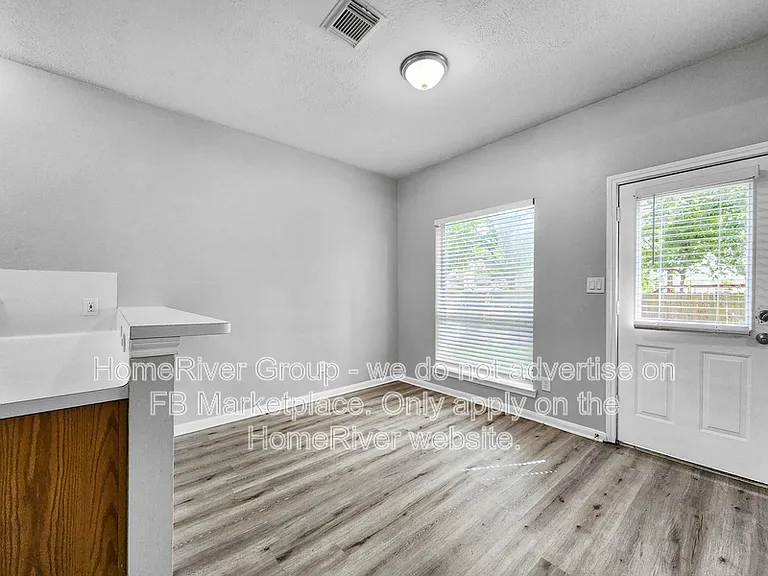 11915 Cottonwood Ln — Photo 5