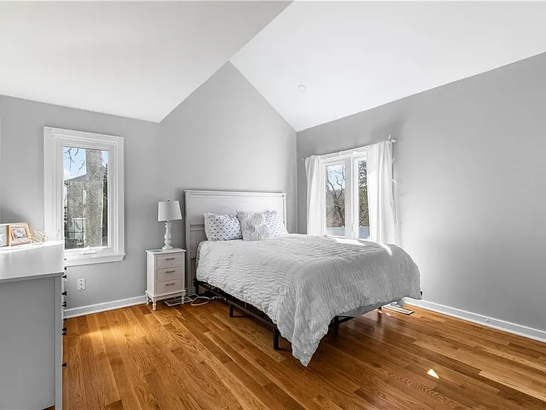 391 Valley Rd — Photo 17