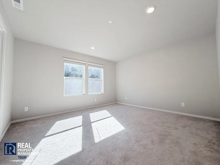 10730 188th St E — Photo 11