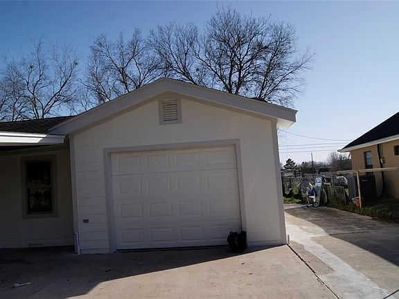3rd image of 134 Virginia Dr