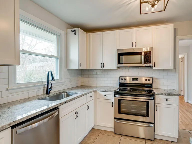 539 Northcrest Dr — Photo 12