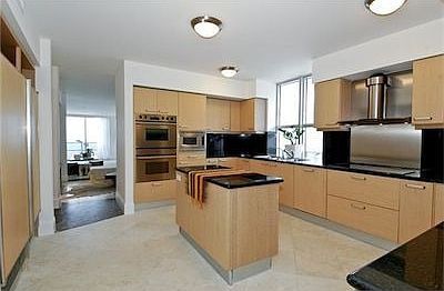 4th image of 5801 Collins Ave APT 1400