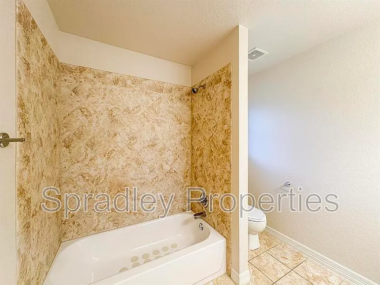 4905 Citrine Dr — Photo 9
