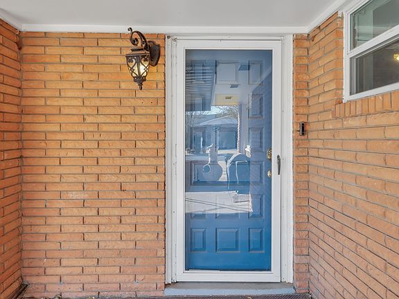 4th image of 305 Spurlin Dr