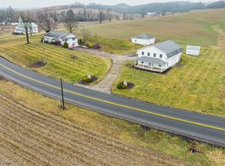 3967 Crooked Run Rd NW, New Philadelphia, OH 44663