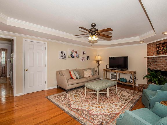 5th image of 1701 Scenic Valley Ln