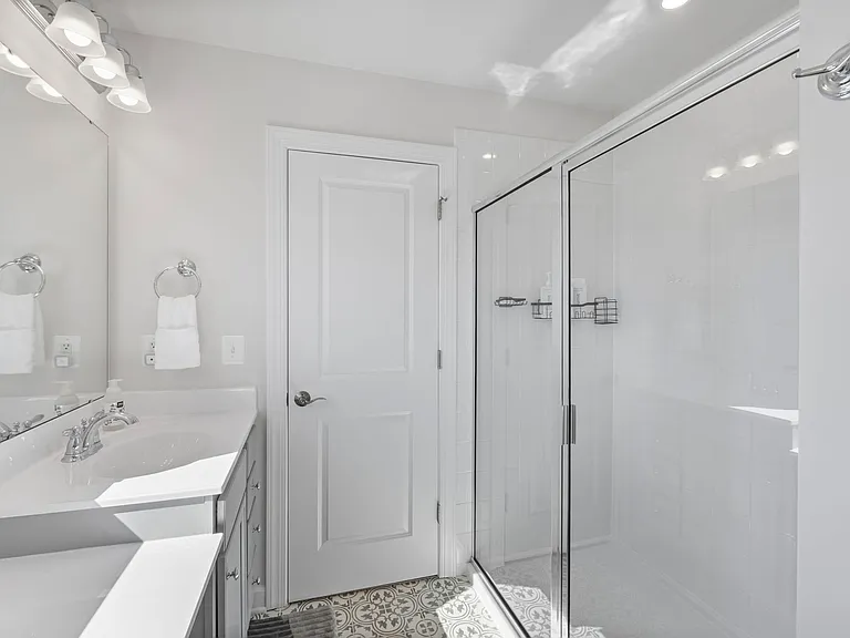 1810 Fowler St — Photo 26