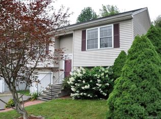 13 Turkey Holw, New Hartford, CT 06057