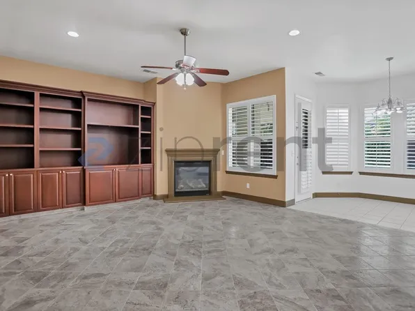 5743 W Chennault Ave, Fresno, CA 93722