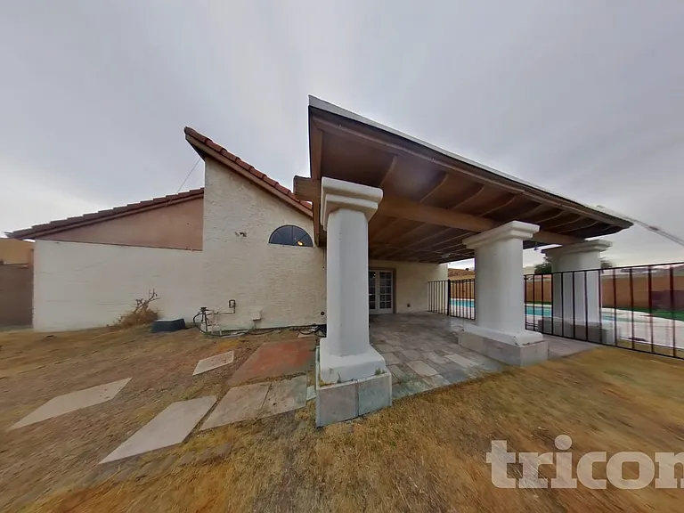 3031 W Mercer Ln — Photo 16