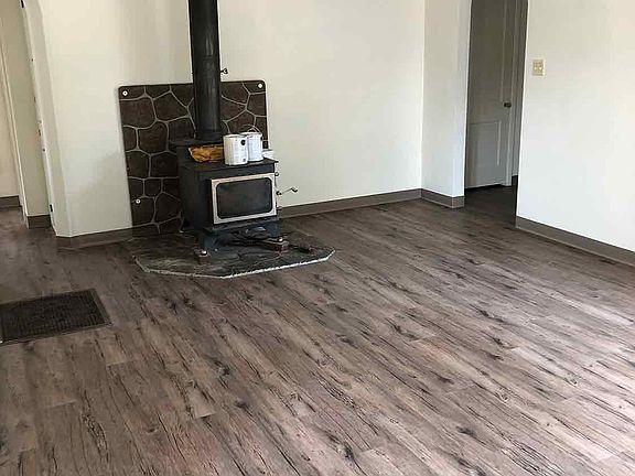 2nd image of 923 E Roosevelt Ave