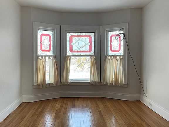 3rd image of 501 Bird Ave