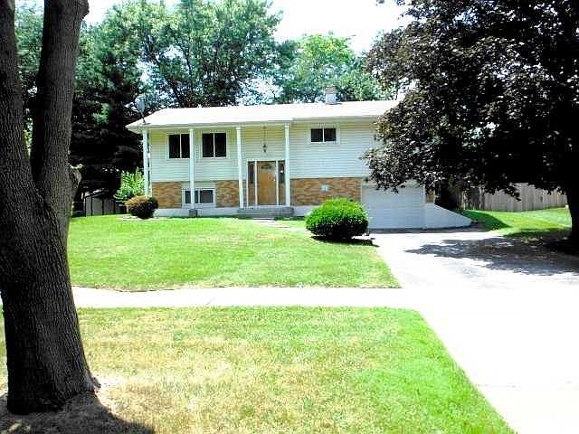 1st image of 2S270 Lloyd Ave