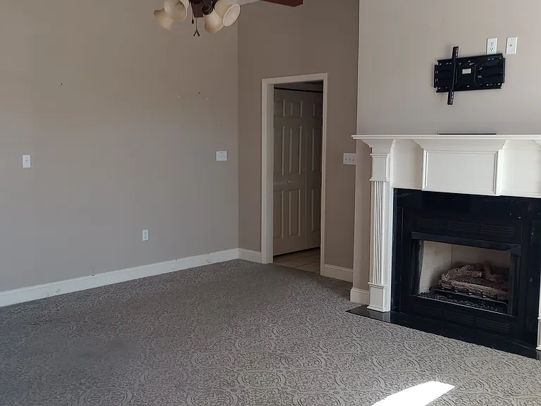 1903 Wildwood St — Photo 5