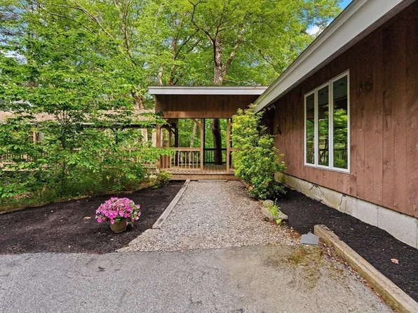 148 Rutland St, Carlisle, MA 01741