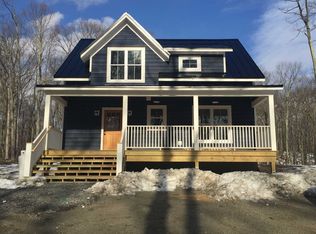 Rowe Rd, Red hook, NY 12571