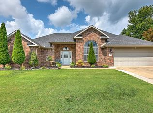 800 Pennington St, Lowell, AR 72745