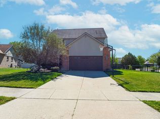 29008 Pinehurst Dr, Chesterfield, MI 48051
