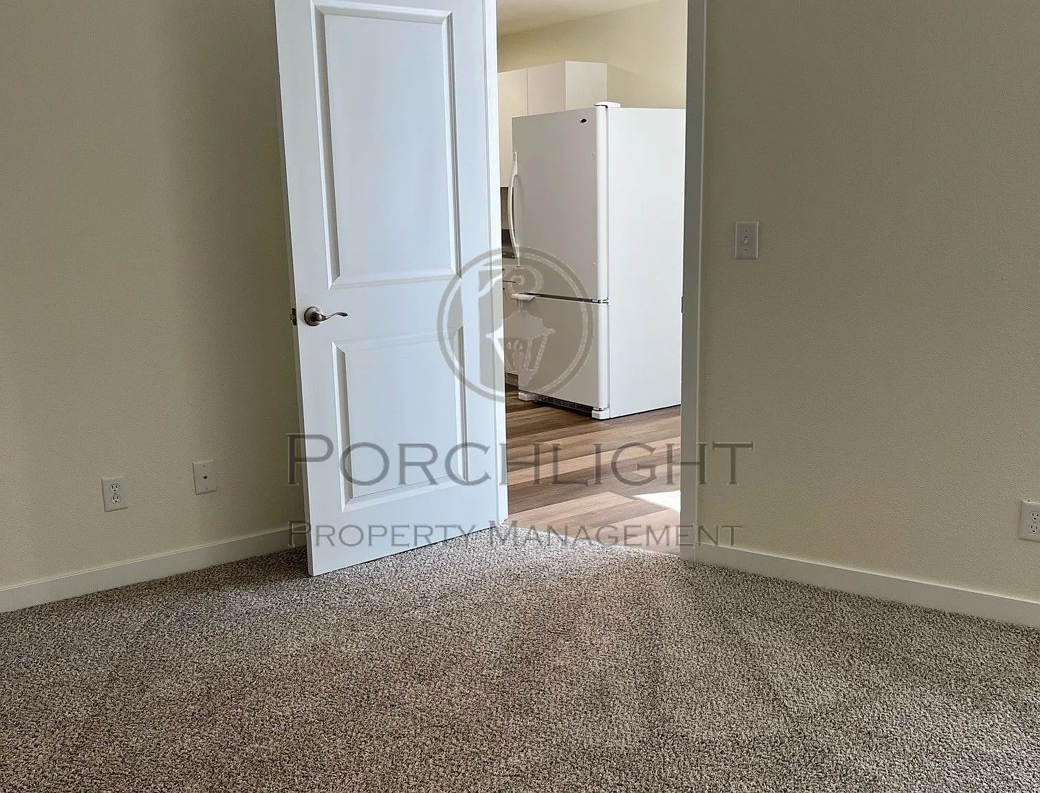 BLAIR112 - 17 — Photo 2