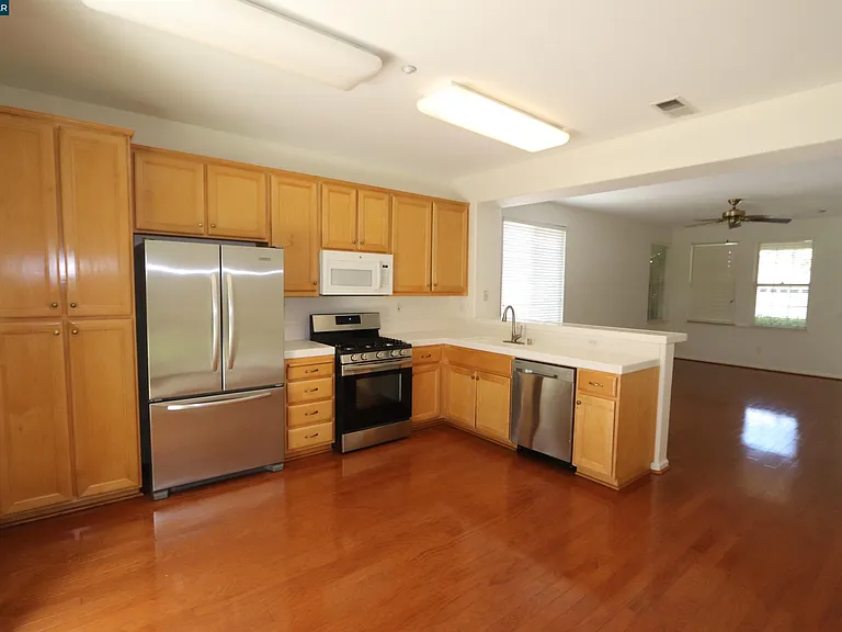 567 Quindell Way — Photo 8