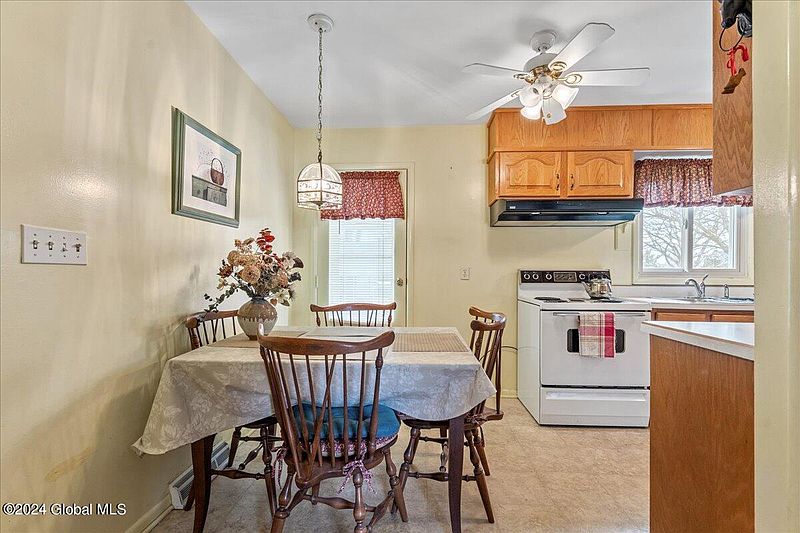 4th image of 28 Clemente Lane